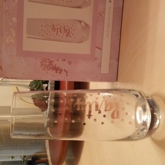 Four Piece Glass Party Set - Picture 7 of 10